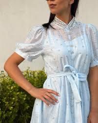 Рокля с кристали