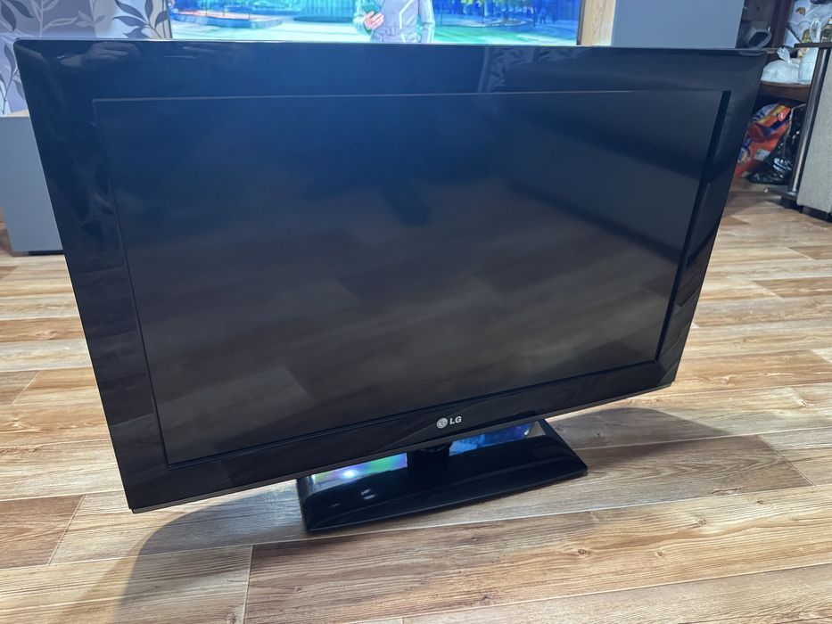 Продам телевизор LG 32 дюйма
