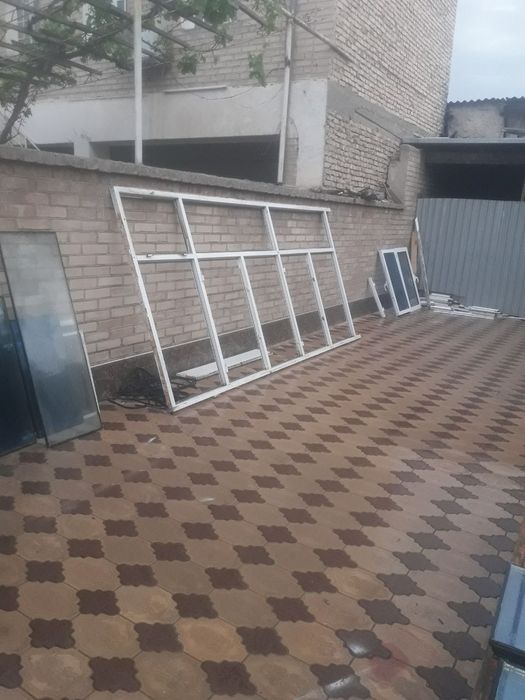 Eshik derazalar sotiladi