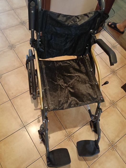 Vând scaun medical