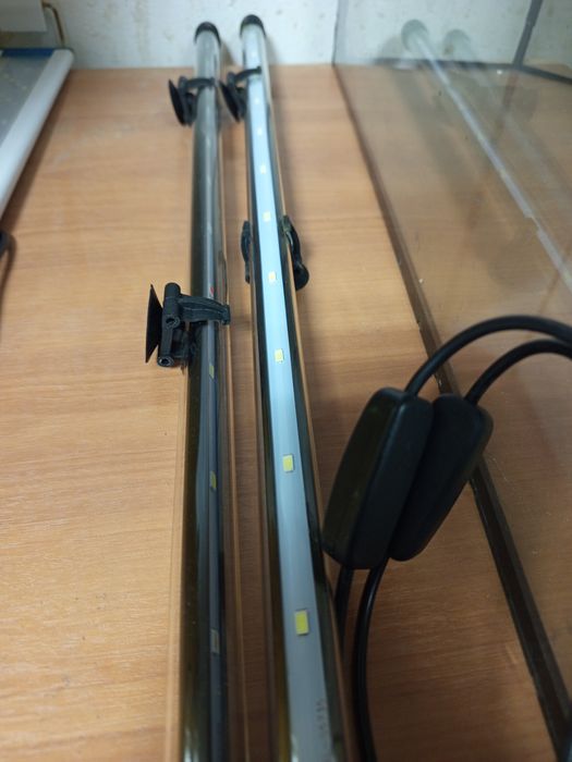 Продам аквариум с крышкой