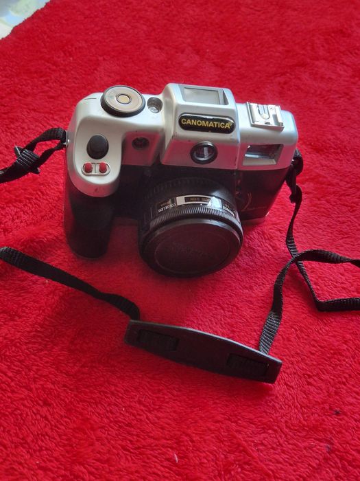 Aparat foto cu film