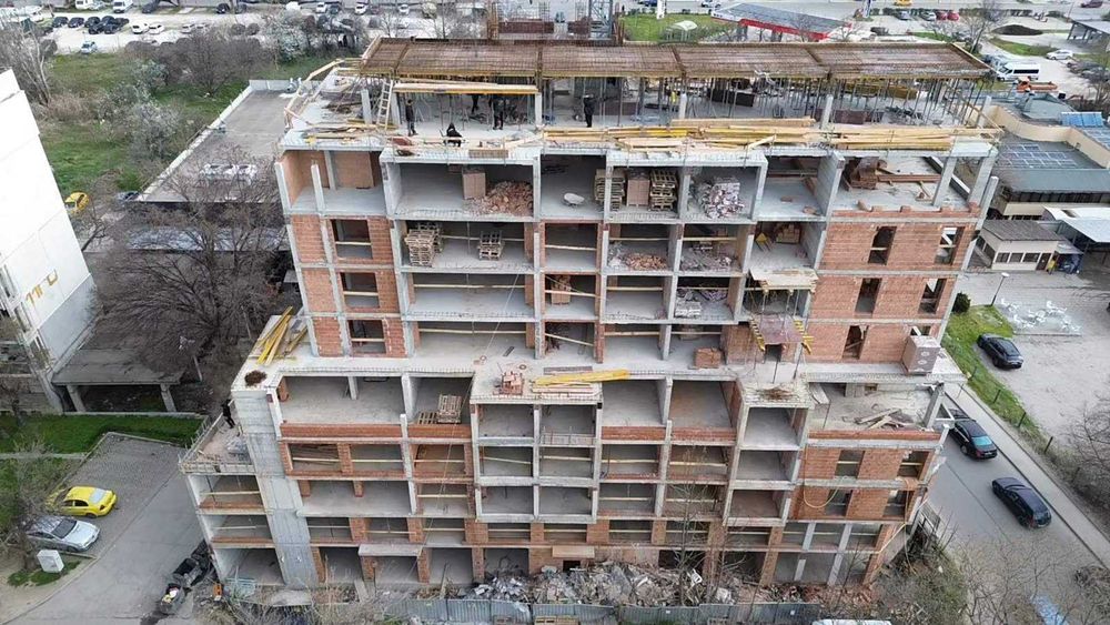 Продава се Четиристаен апартамент в Пловдив, Кючук Париж - 157 кв.м за 627 €/кв.м - Снимка #2