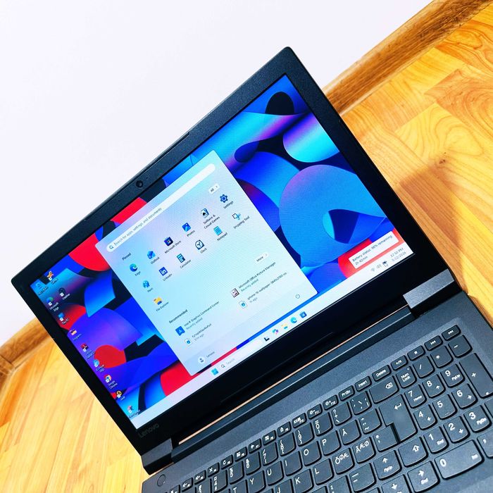 Laptop Lenovo V110, SSD, Win 11, 15.6” Slim, Livrare GRATUITA