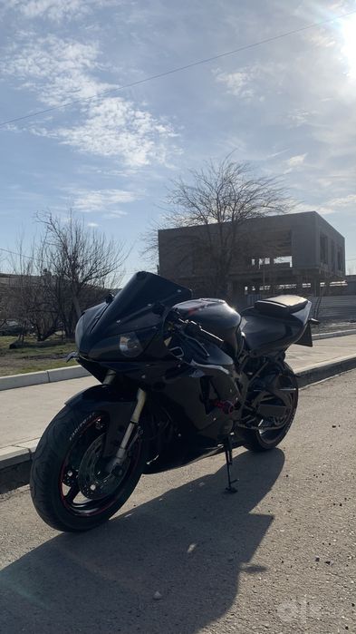 Yamaha R1 1000cc