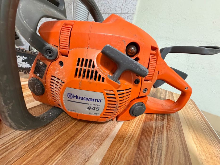 Husqvarna 445 e-series X-TORQ – бензинов моторен трион