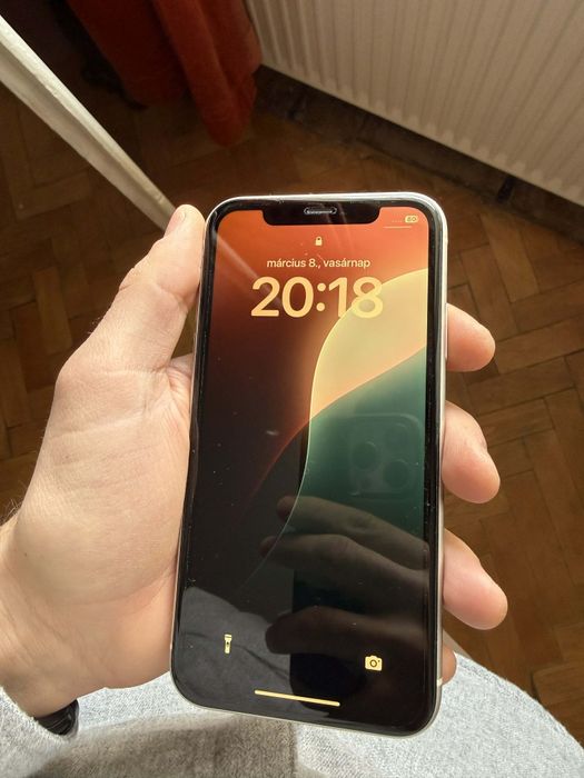 iPhone 11 128gb alb in condiție perfecta