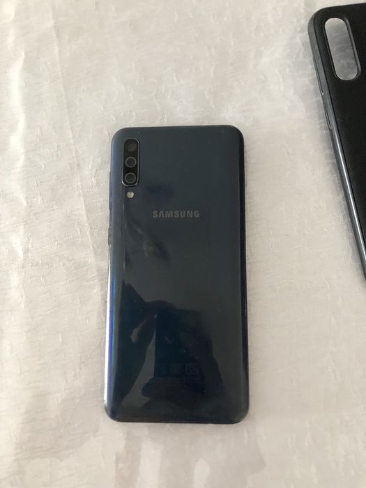 samsung a50 продаю или обмен