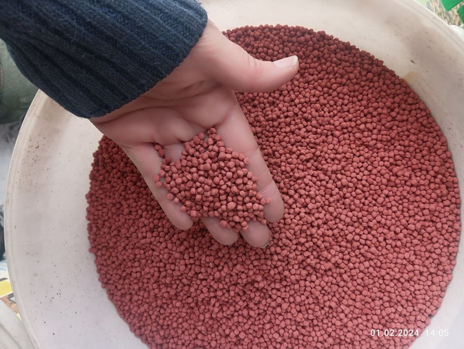 Продам корм для прудовых и золотых рыбок