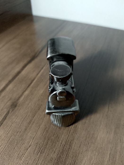 Миниатюрные механические часы для рабочего стола