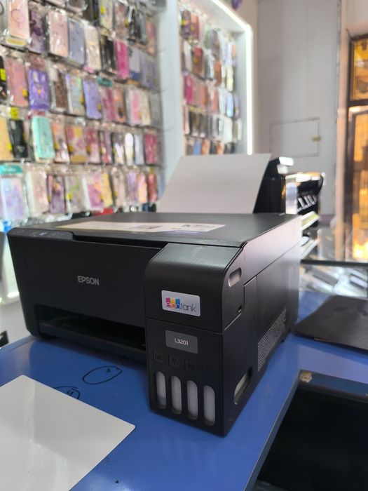 Rangli chiqaradi kitob va bowqa narsalar