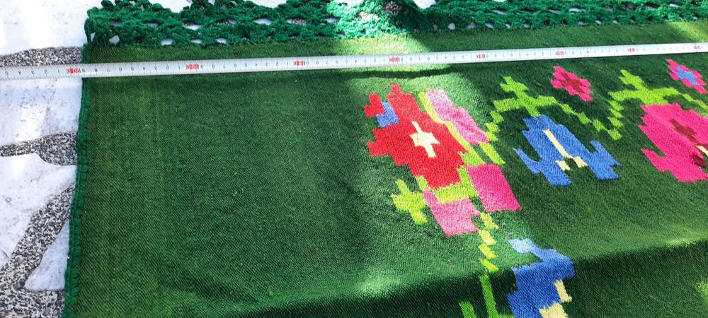Нова ръчно тъкана покривка за легло 100% вълна 143/ 200см.