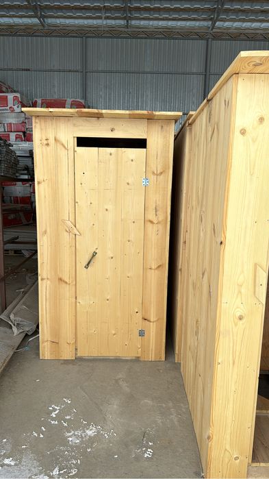 Туалет уличный деревянный