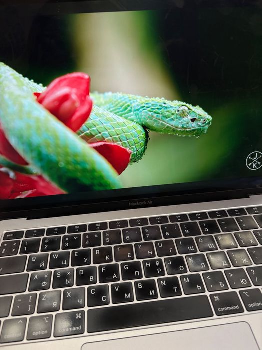 Продам свой MacBook air 2019 года