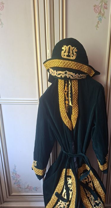 Национальный чапан