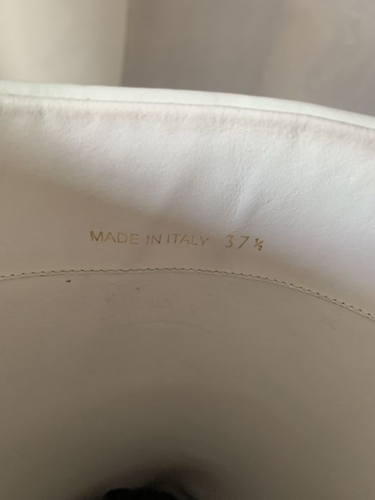 Продаю женские сапоги