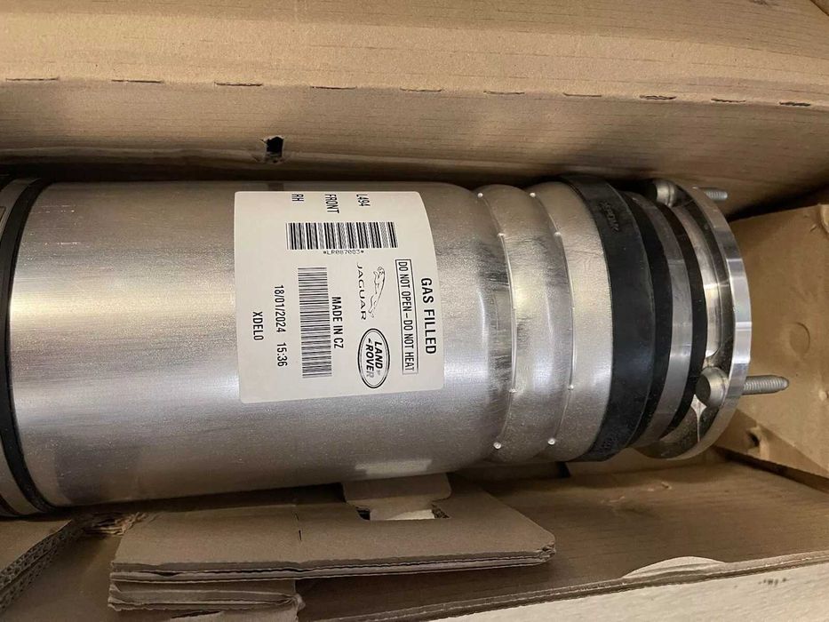 Продам передние амортизаторы на Range rover Sport