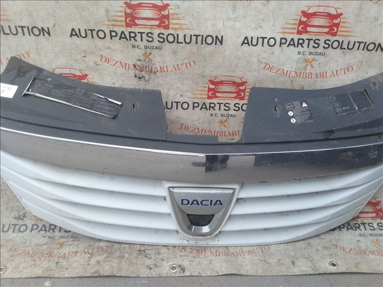 grila bara fata dacia logan mcv