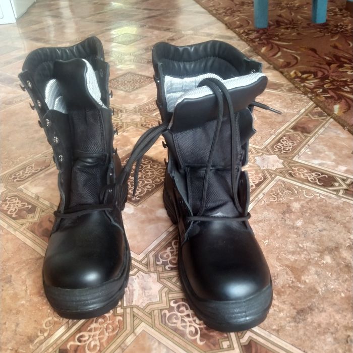 Продам берцы новый