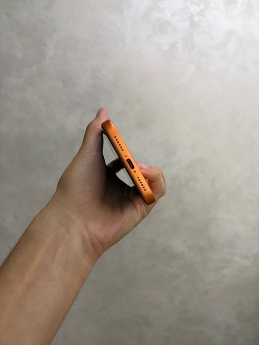 iPhone 17 Pro Max (Orange)