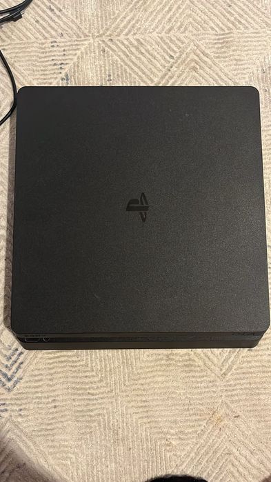 Playstation 4 slim