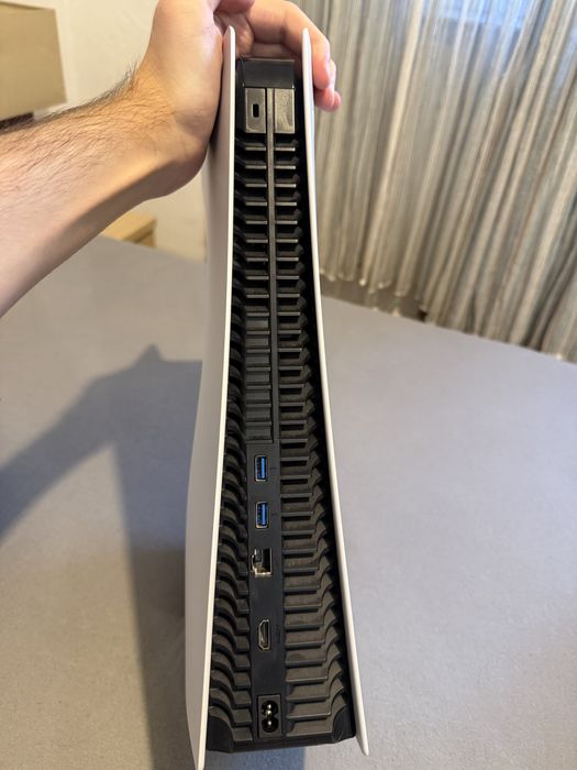 Ps5 varianta cu disk 825 de GB
