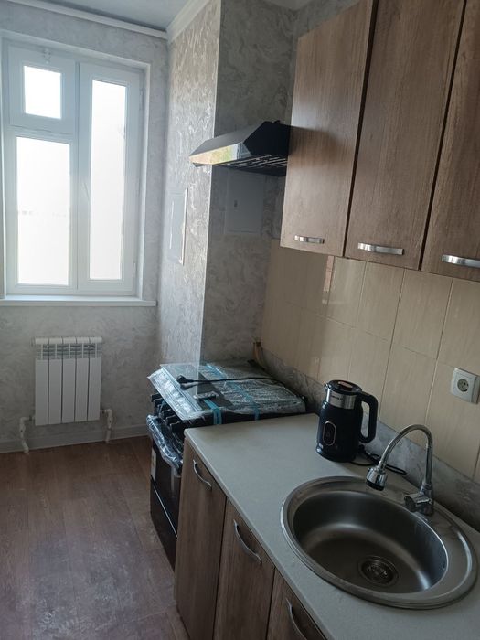 3 xonali 3 tetaj kvartira sotiladi