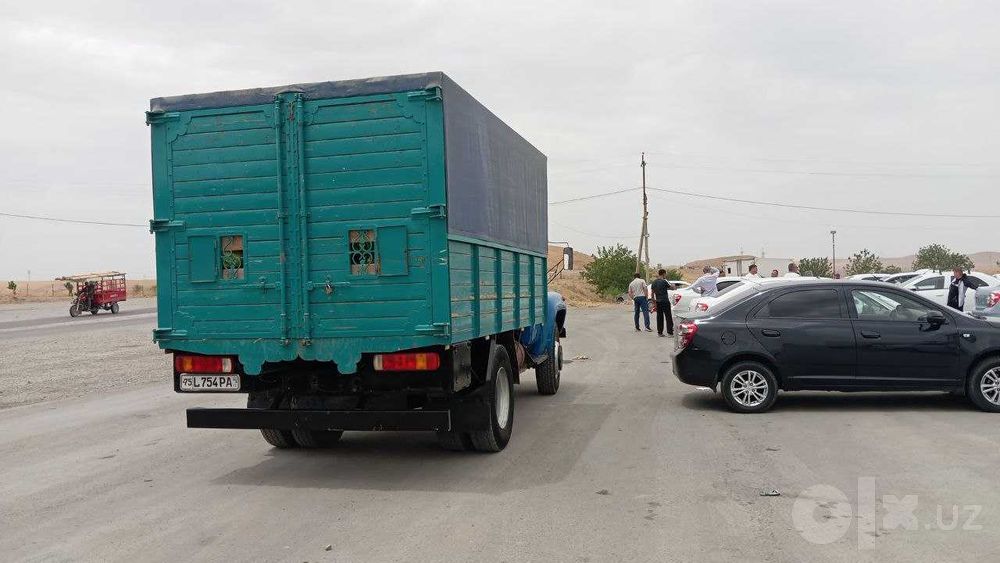 Zil 138 Ural matori beskamer balonlar