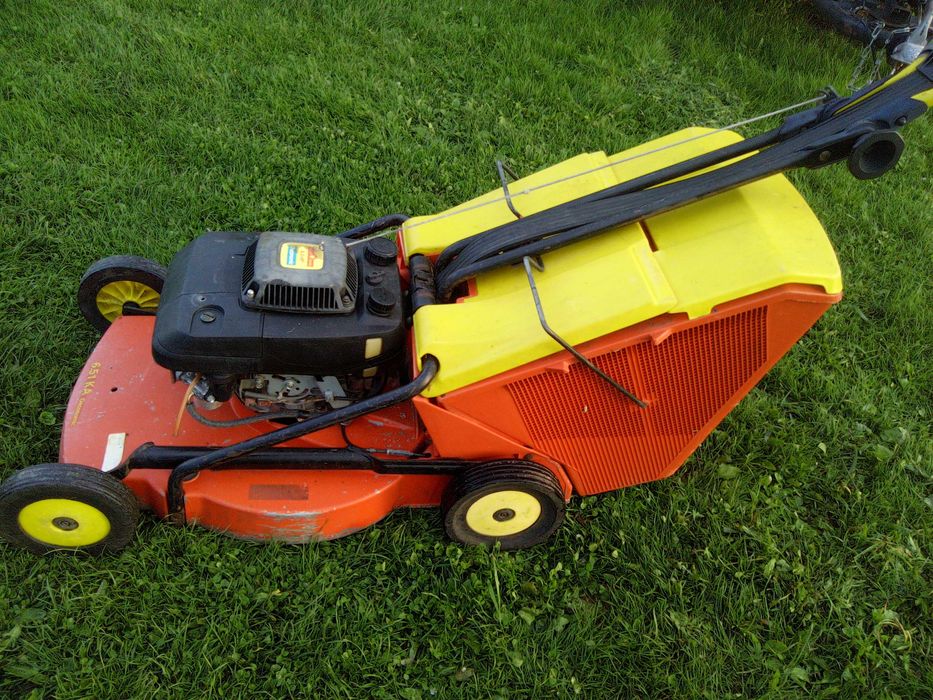 Mașină de tuns iarba cu tractiune Wolf Garden motor kawasaki