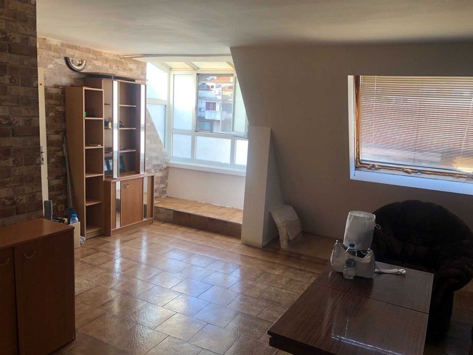 Апартамент 60 квадрата.център