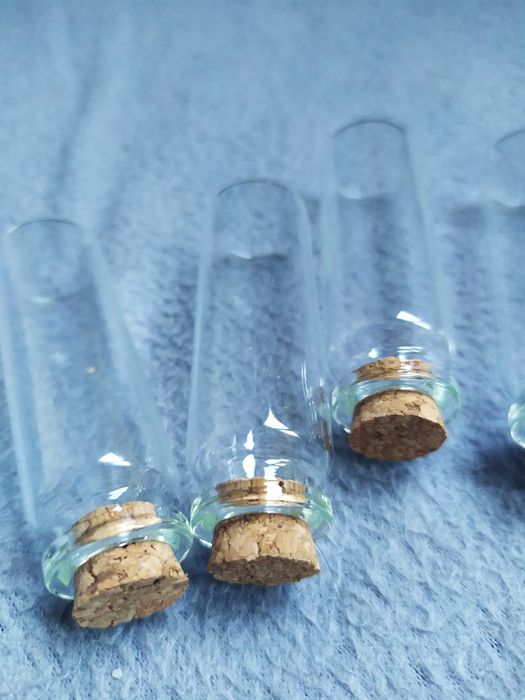 Продавам бурканчета за 5лв.