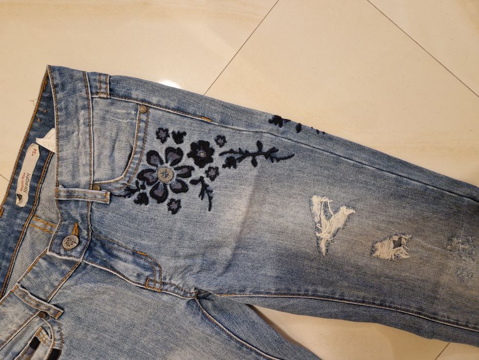 Дънки с бродерия Fox