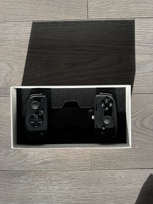 Геймпад для iphone айфона, Razer Kishi v2