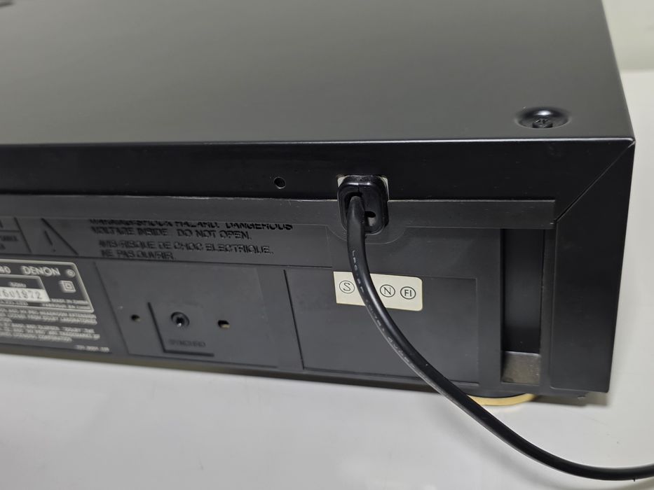 Стерео касетен дек Denon DRS-640 – Хоризонтално зареждане (CD тип)