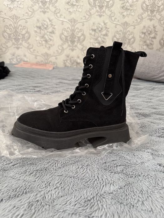 Продам      ботинки