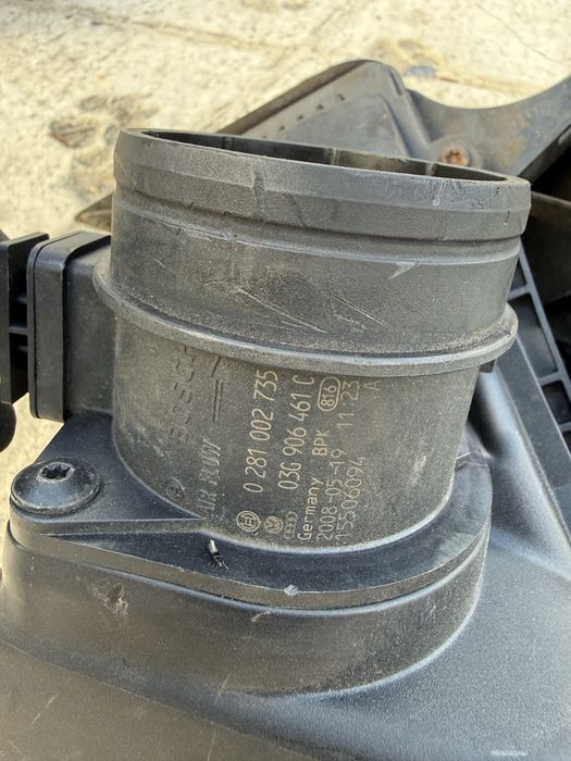 Carcasa filtru aer audi a4 b8 Cod: 8k0133835b 8k0133837b 03g906461c