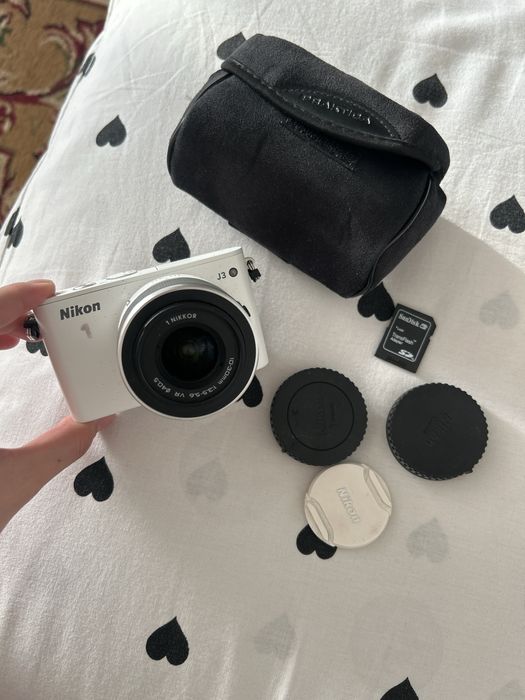 Продам камеру Nicon J3
