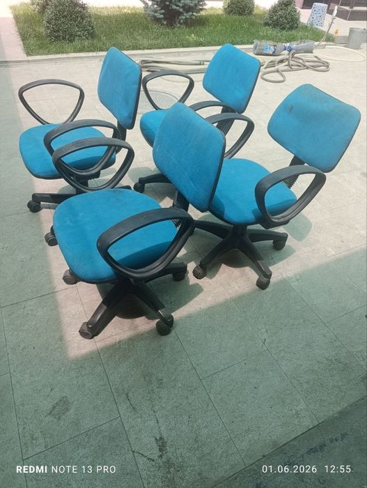 Продам офисные кресла