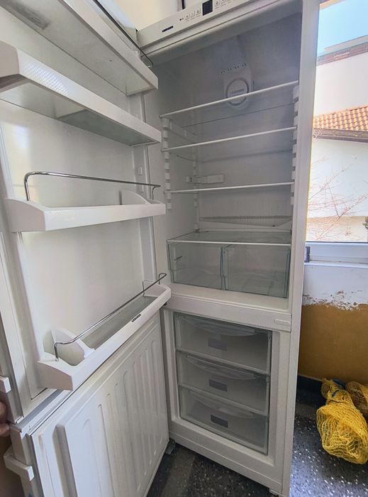 Liebherr хладилник с долна камера  Либхер - повредена платка