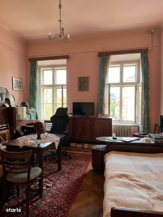 Apartament 3 camere, curte, zona Centrala-Ultracentrala