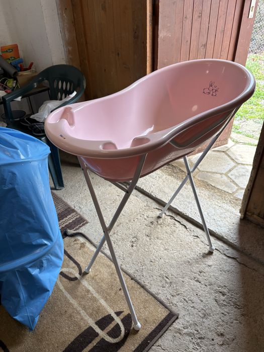 Продавам бебешки неща