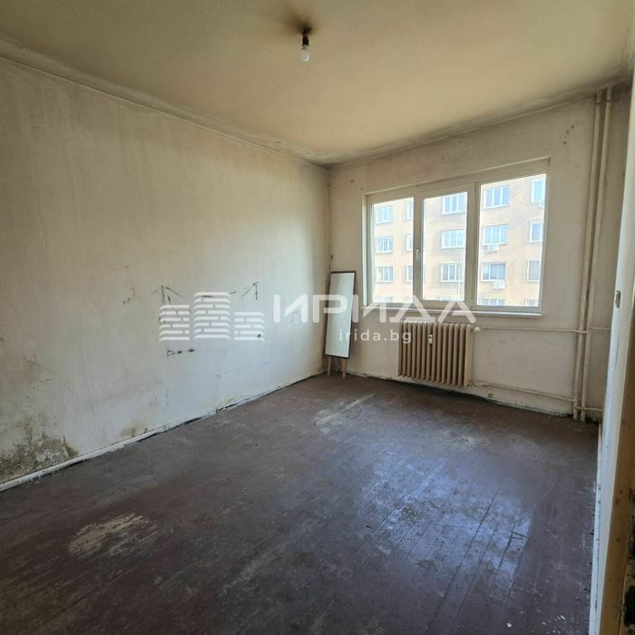 Тристаен апртамент в Банишора