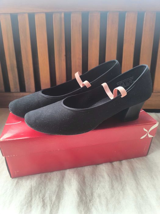 Обувки скарпини за танци