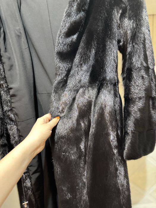 Прдам норковую шубу 200000