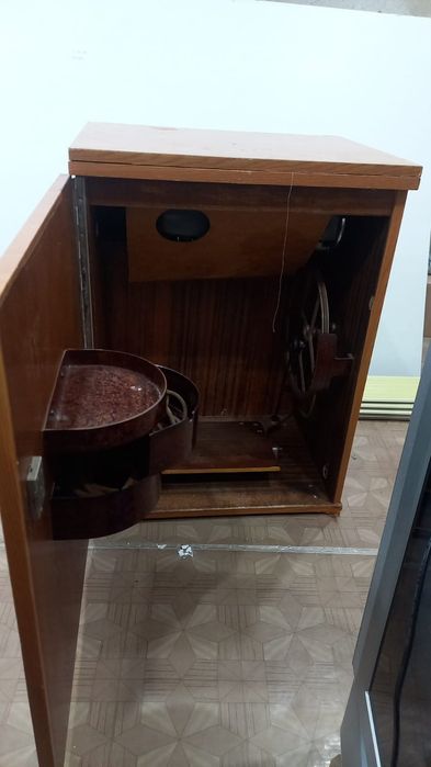 Продаётся швейная машина