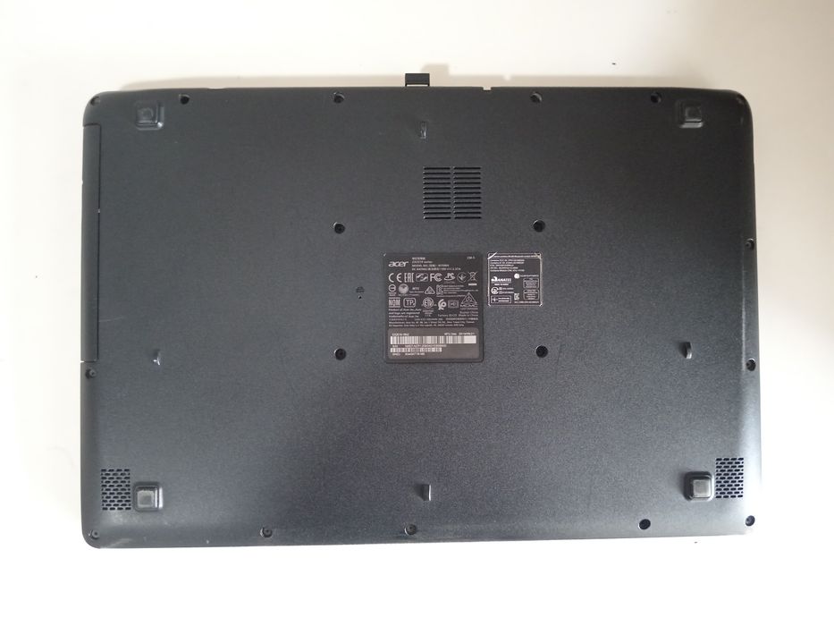 Noutbuk acer sotiladi