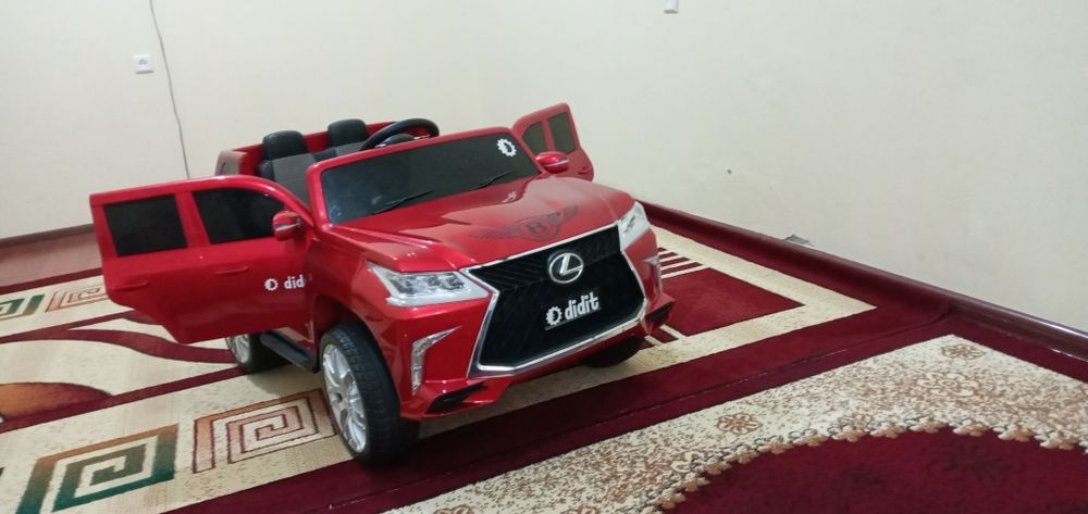 Bolalar moshinasi sotiladi yangi yaqinda olingan