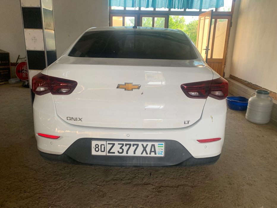 Chevrolet Onix 3LT MT – Oq rang (Summit White)