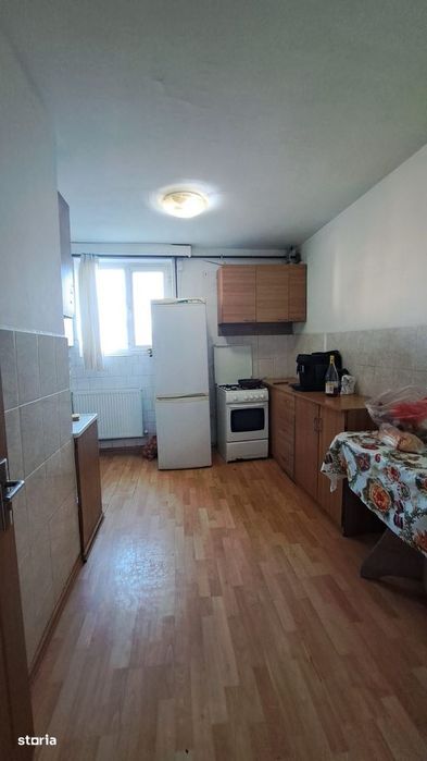 Agigea, 3 Camere Decomandat 2 Bai, Centrala Gaz, 70 Mp. Parcare, Boxa