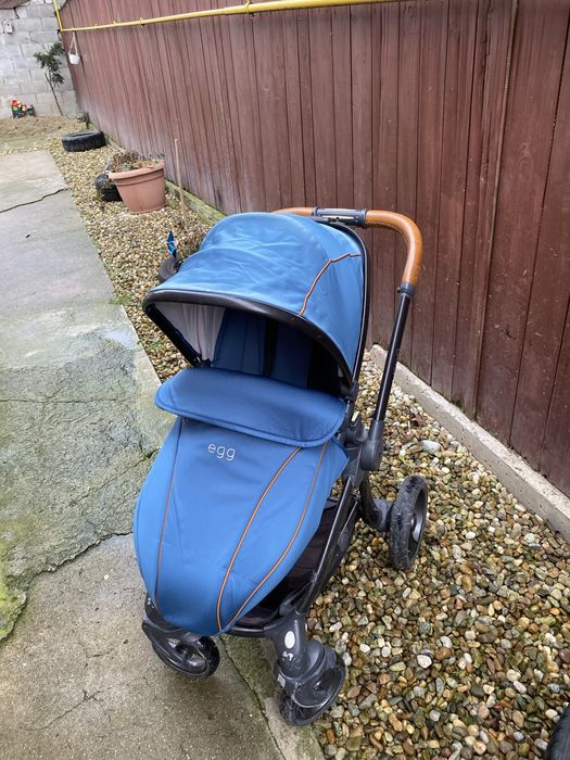 Basinet/Carucior Egg cu toate accesoriile incluse